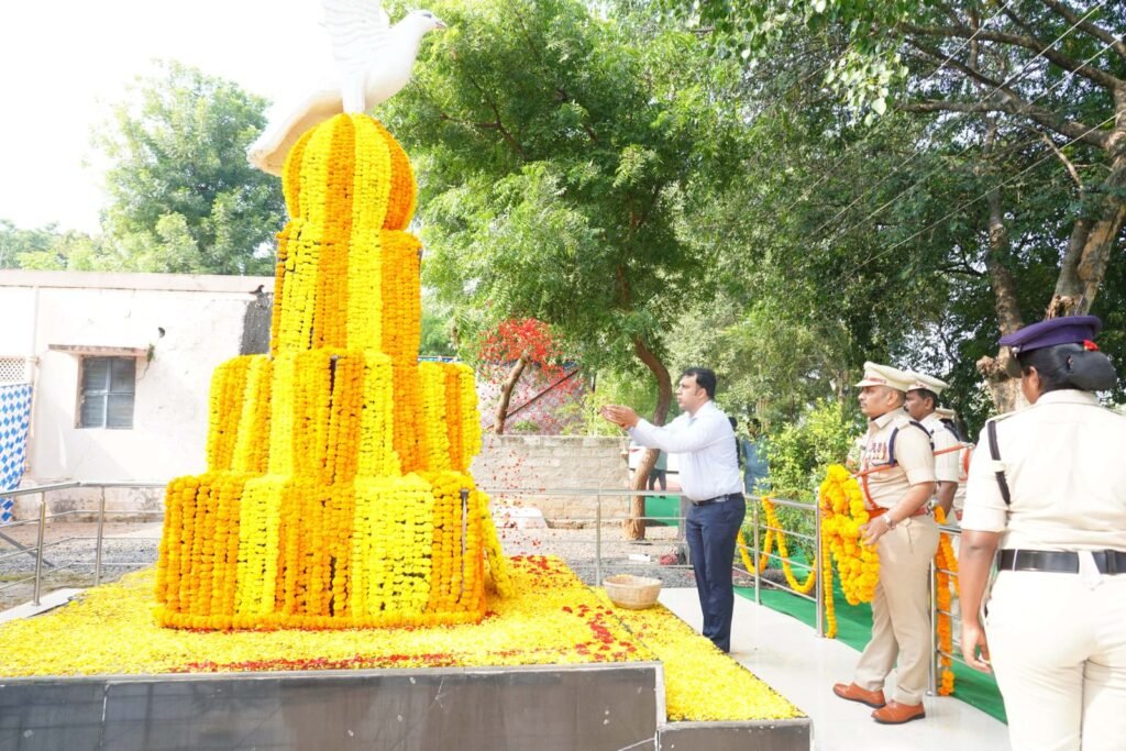 అమరుల స్ఫూర్తిగా పనిచేయాలి